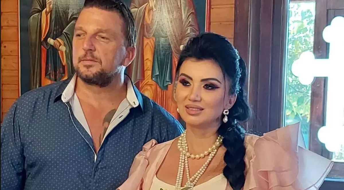 Anunțul făcut de Adriana Bahmuțeanu la trei luni de la logodna cu George Restivan: „O să fiu gravidă la nuntă! Am antamat lăutarii și nașii”