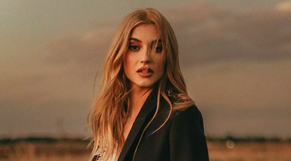 Succes pentru Andia, cântăreață în vârstă de 22 de ani: „Sunt extrem de fericită”. Cu ce melodie a ajuns în topurile din Republica Moldova și Germania