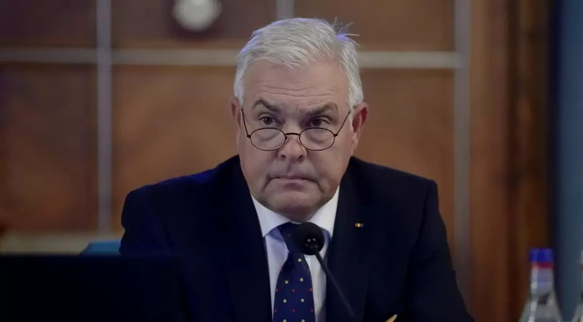 Ministrul Apărării: „Serviciul militar obligatoriu este exclus. România nu este în pericol de război”