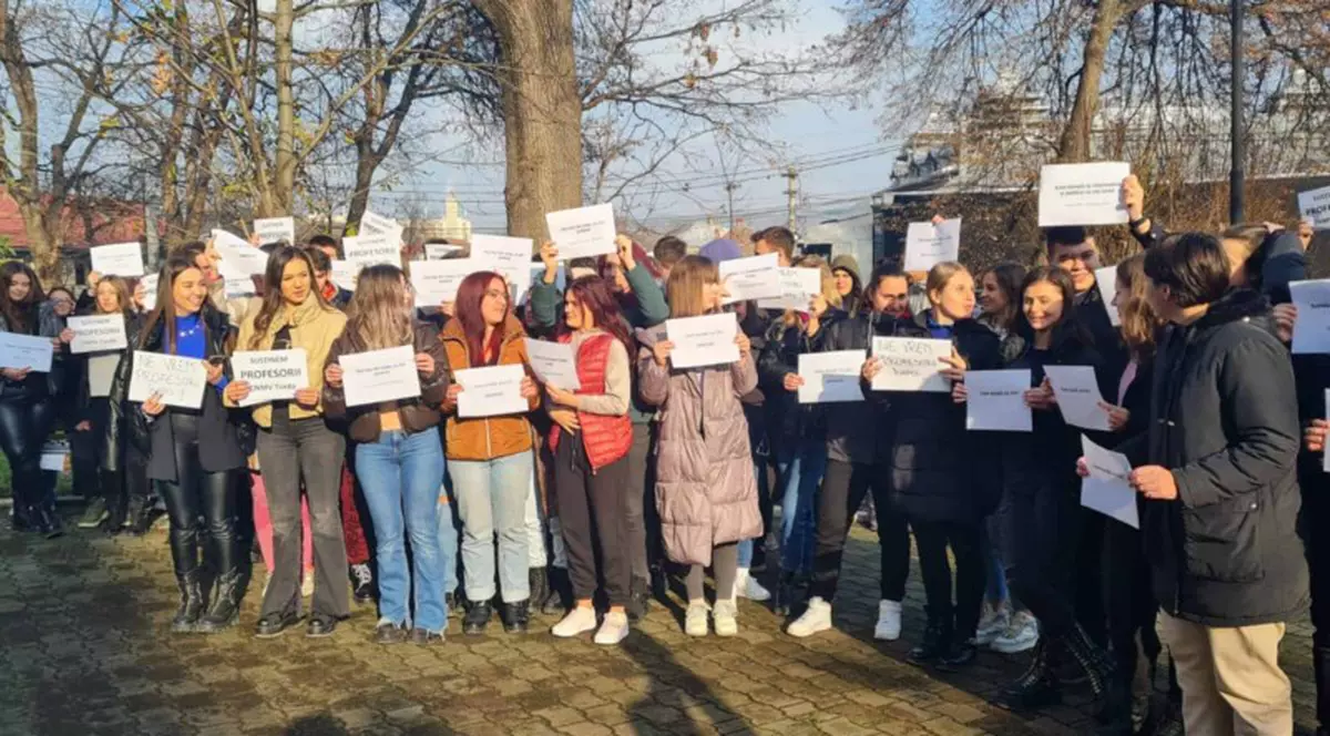 Părinții elevilor de la colegiul „Mihai Viteazul”din Turda solicită DEMISIA directorului instituției