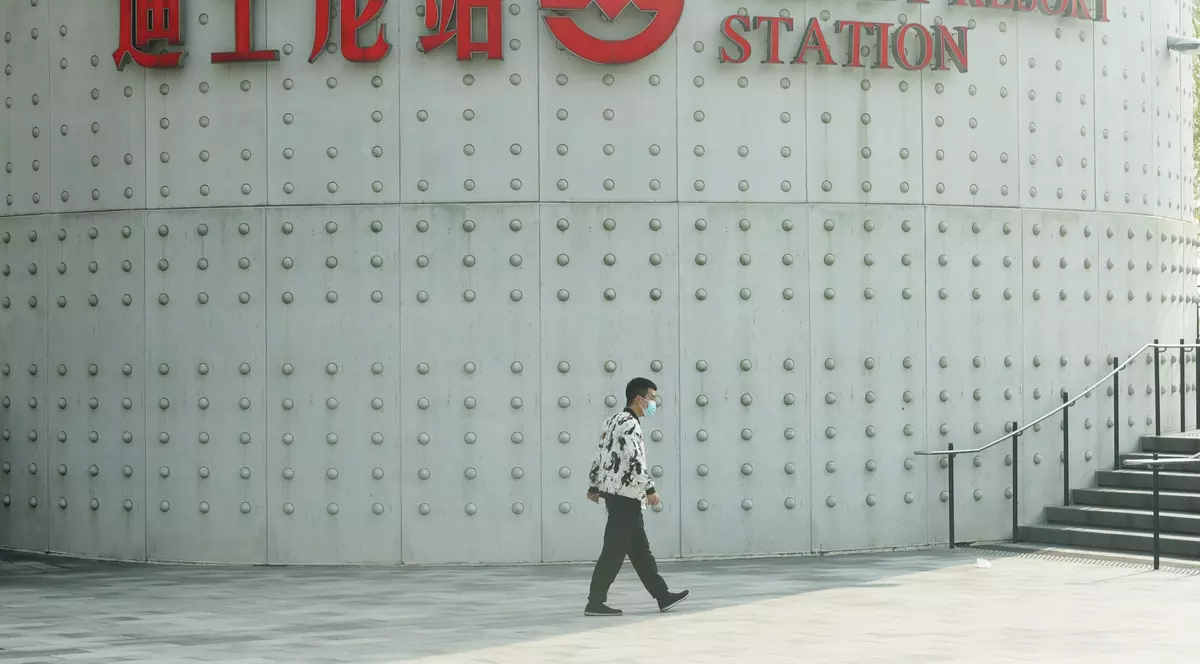 Închiși împotriva voinței în parcul de distracții. Imagini din interiorul Disney Shanghai