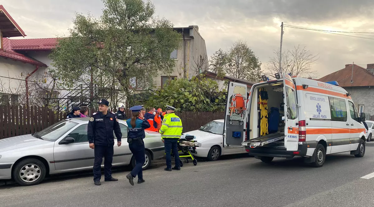 O femeie și-a dat foc în fața Penitenciarului Ploiești, unde este închis fiul ei