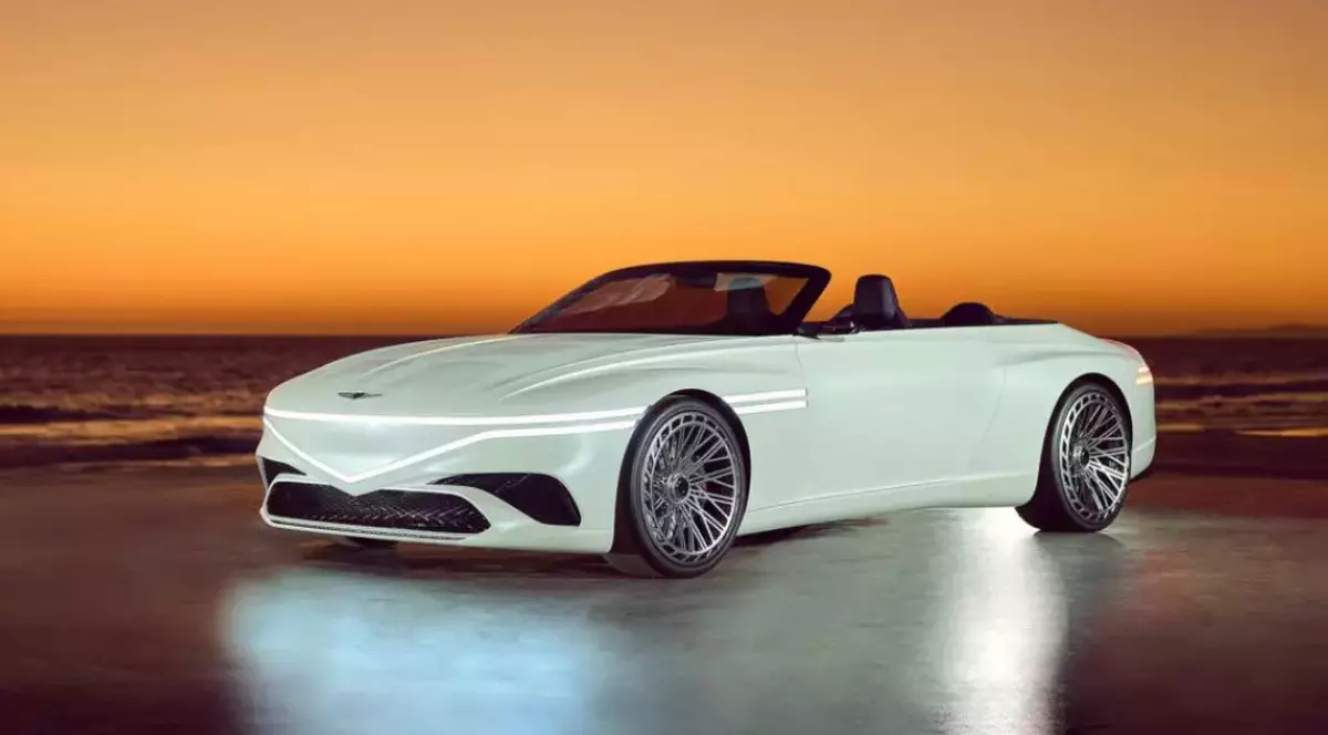 Ce altceva, în afară de Genesis X Convertible Concept, putea să rimeze mai bine cu California?