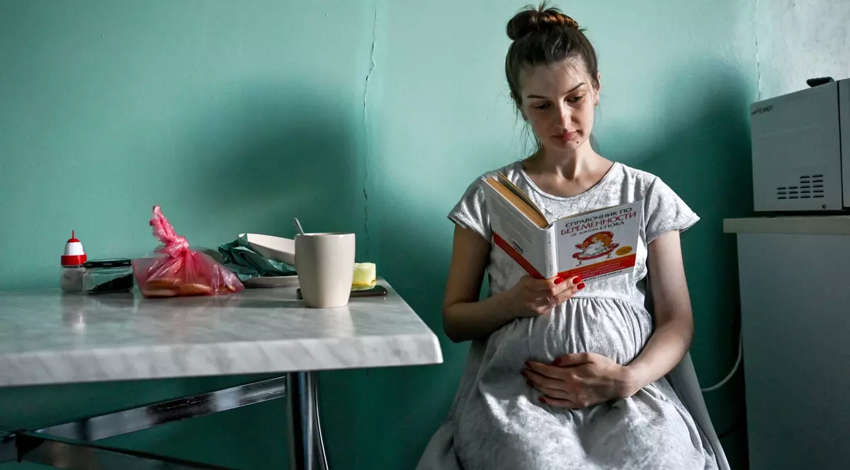 Rusia va interzice străinilor să folosească mamele sale surogat 