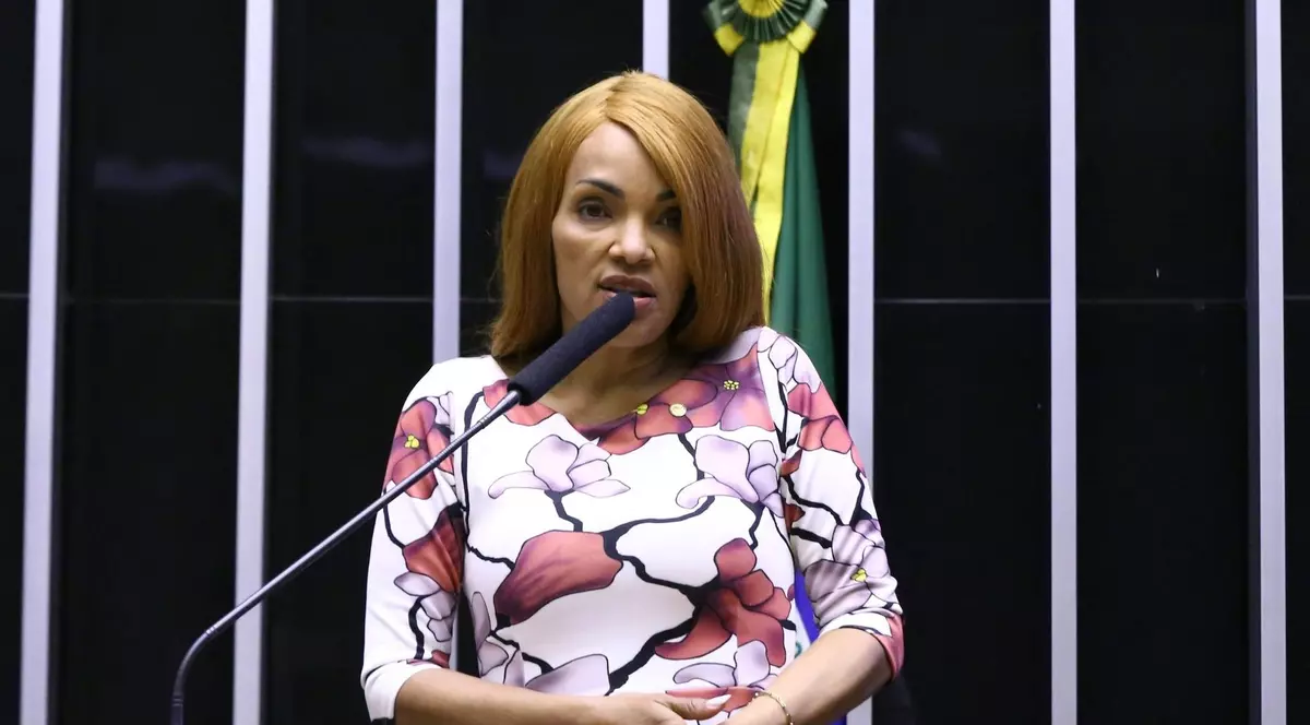 O deputată din Brazilia, mamă pentru 55 de copii, condamnată la 50 de ani de închisoare pentru uciderea soțului ei. Bărbatul a fost împușcat după un complot al familiei