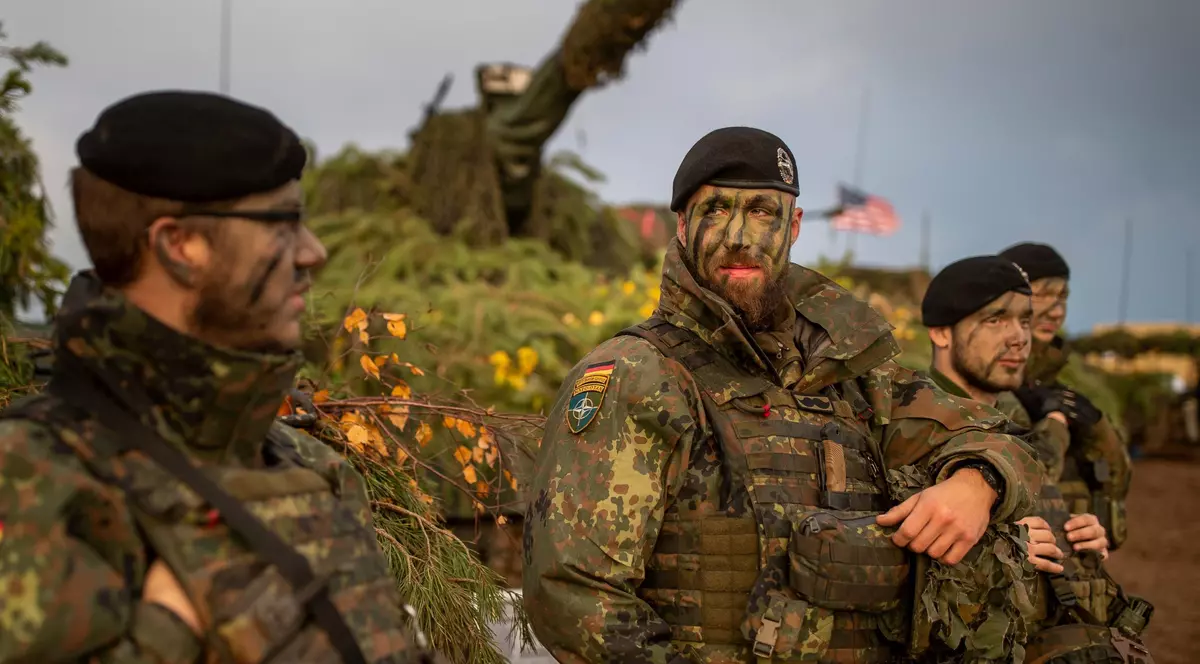 „NATO nu este pregătită pentru un război direct cu Rusia, cu toate că al treilea război mondial deja se desfășoară într-o formă hibridă” - politolog rus 