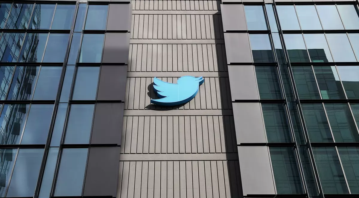 Elon Musk intenționează să concedieze jumătate din angajații Twitter, scrie Bloomberg