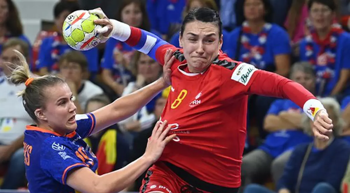 România a fost învinsă la limită de Țările de Jos, în meciul de debut la Europeanul de handbal feminin