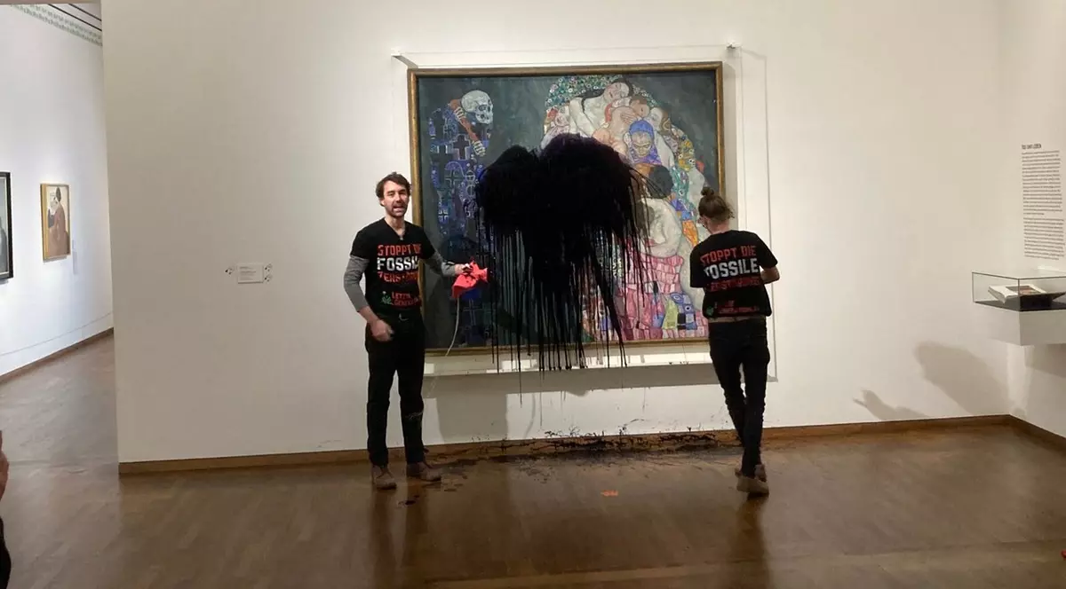 Picturi celebre expuse în Viena și Vancouver, vandalizate de activiști pentru climă. Tablourile au fost stropite cu ulei și sirop | VIDEO