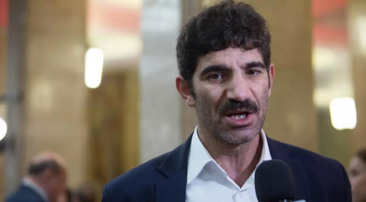 Culisele pedepsei actorului Toma Cuzin, din serialul „Las Fierbinți”: Consumase cocaină înainte de a se urca la volan. Judecătorii i-au dat pedeapsa cea mai blândă