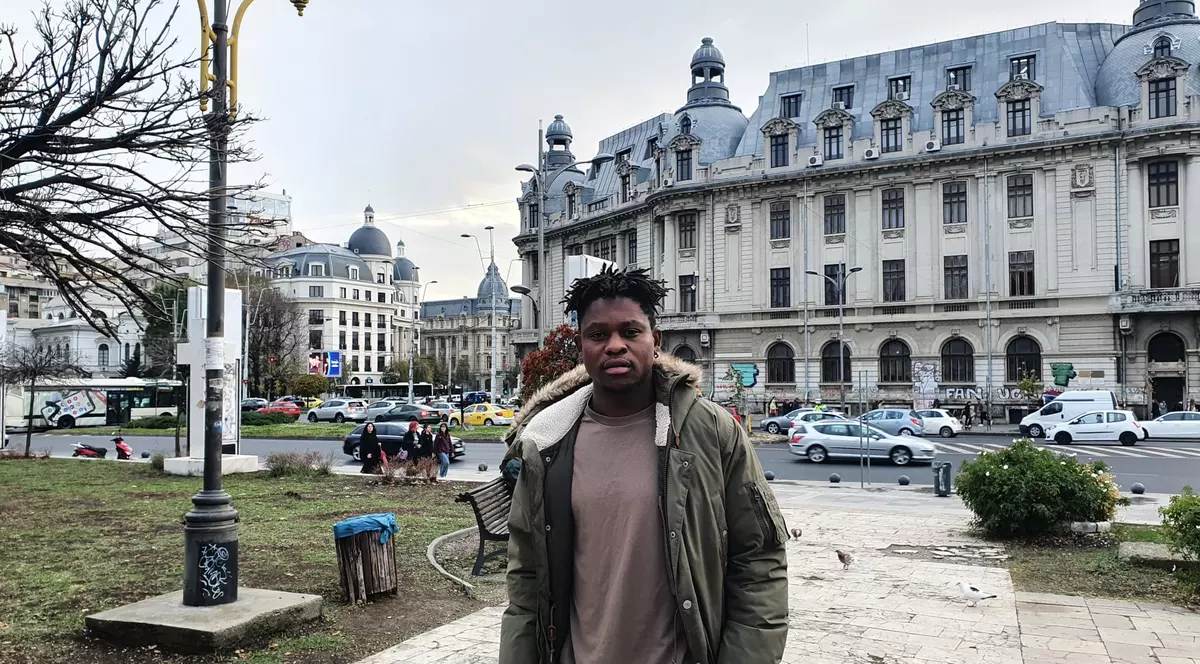 Viața unui congolez care a ajuns să se descurce în București: „Nu cred că dacă aș fi locuit, trăit, în altă țară, mi-ar fi mers mult mai bine”