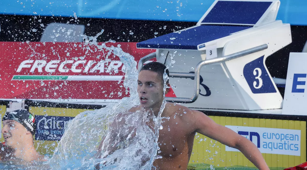 David Popovici, pe locul 4 în finala probei de 100 metri liber la CM de înot în bazin scurt, cu un nou record mondial de juniori