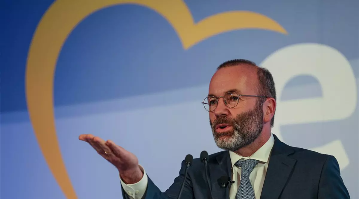 Liderul PPE îi ia apărarea lui Nehammer: „Situaţia pentru Austria din cauza afluxului necontrolat de imigranţi este inacceptabilă”