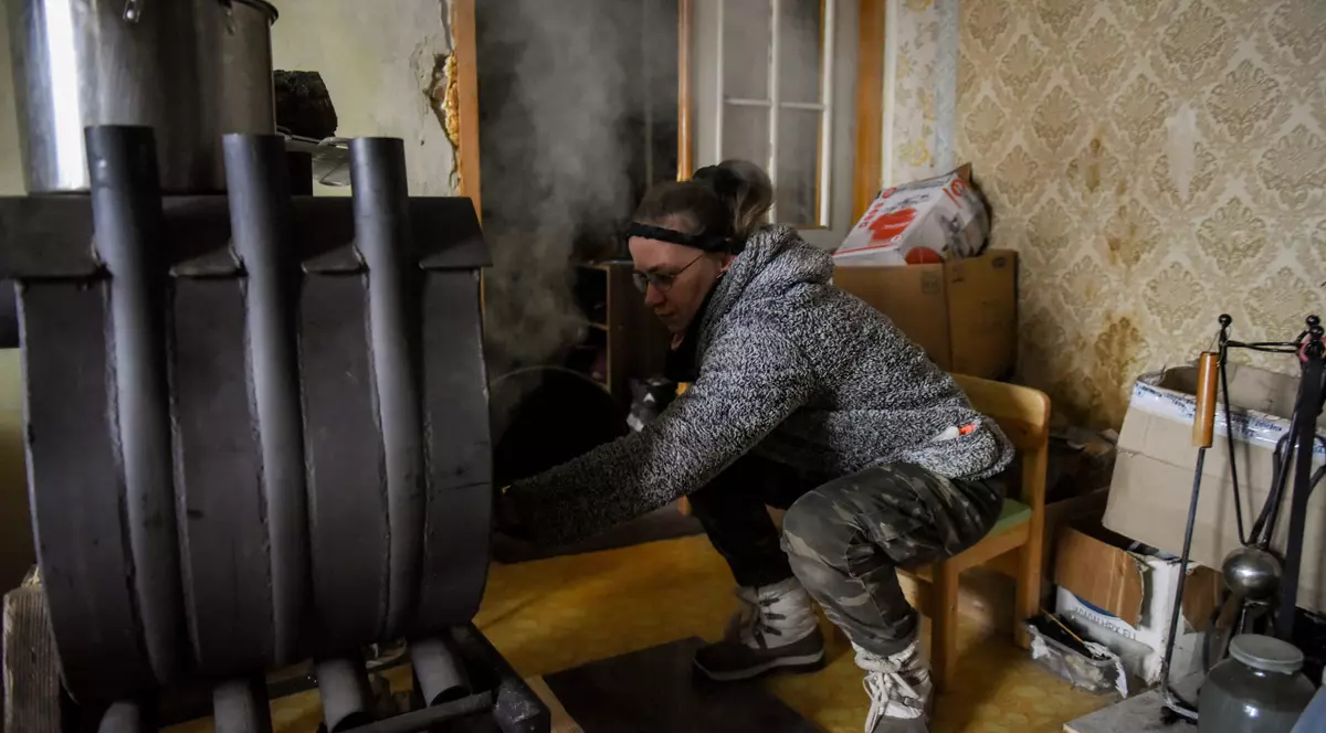 EXCLUSIV. Poveștile ucrainenilor ne amintesc de anii '80 în România: „Când e foarte frig, dorm cu fes și mănuși”