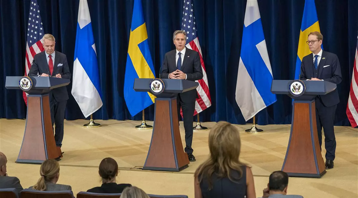 Blinken: SUA se aşteaptă ca Suedia şi Finlanda să se alăture „în curând” la NATO