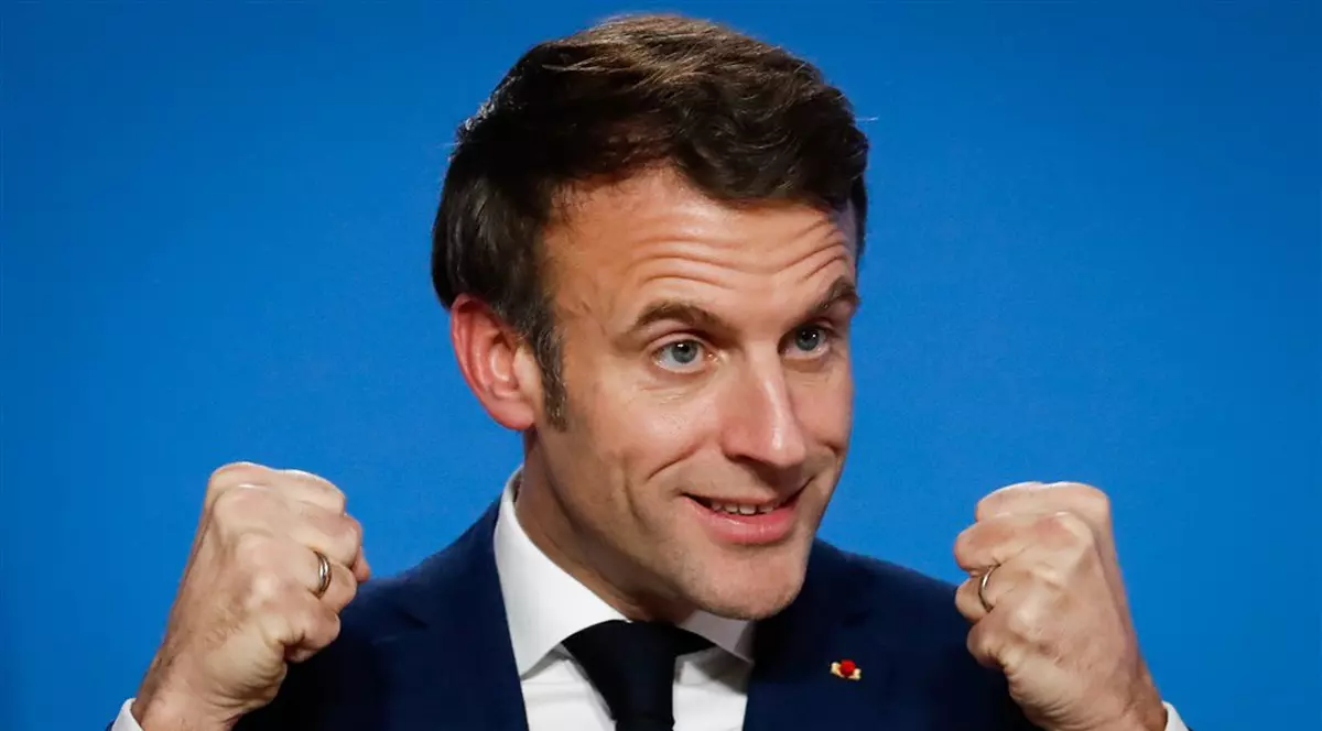 Emmanuel Macron merge din nou în Qatar pentru finala Cupei Mondiale. Cine îl însoțește