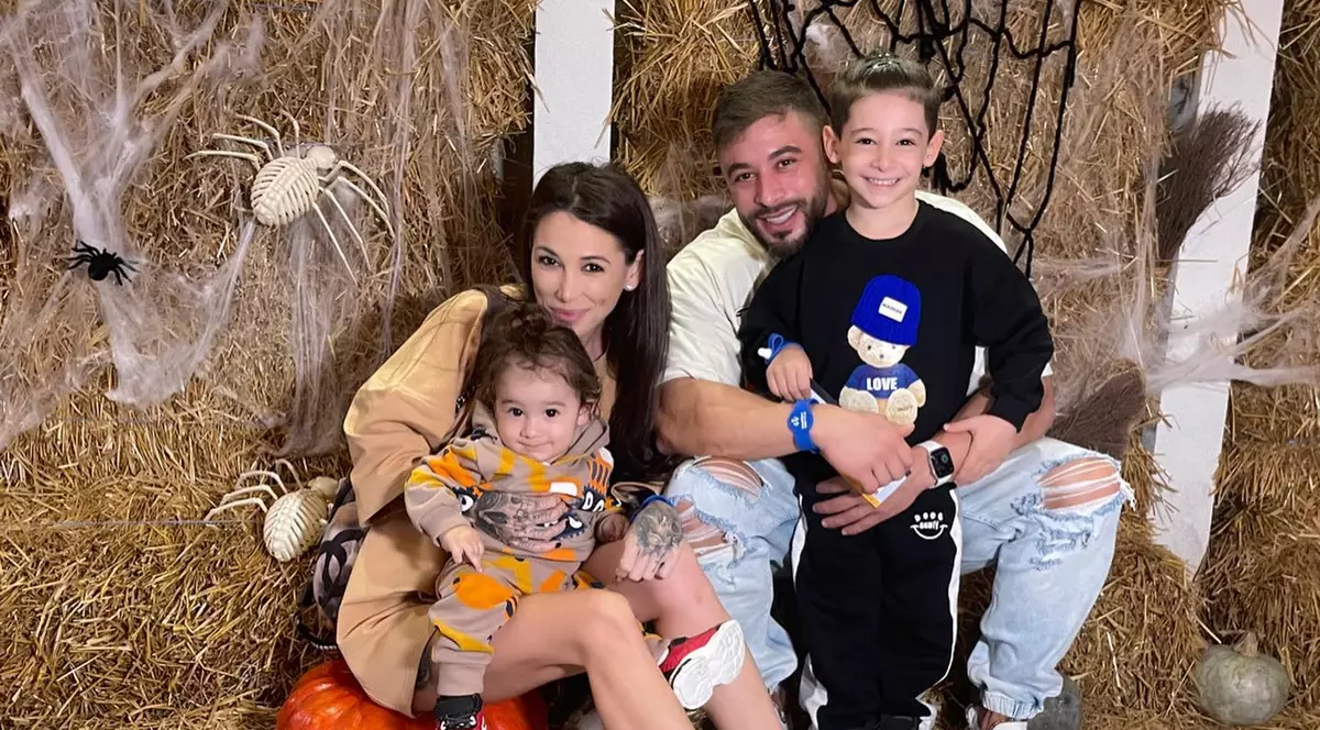 Anunțul făcut de Dragoș Paiu, soțul Roxanei Vancea, înainte de Crăciun. „Este plecată în momentul de față cu cei mici la Novaci”