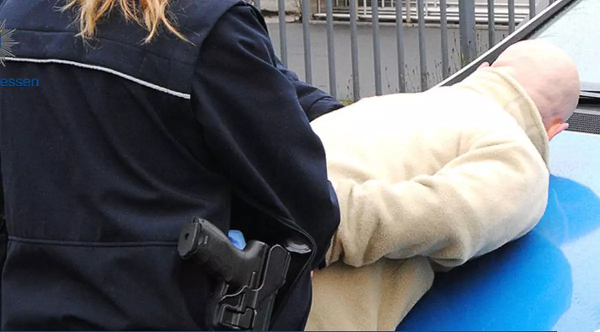 Un șofer beat și fără permis a adormit după ce a accidentat mortal un pieton, în Germania