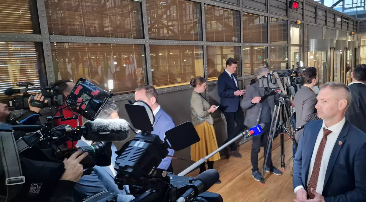 CNA, scrisoare deschisă către Ambasada Austriei după ce jurnaliștii români au fost ținuți la distanță de bodyguarzii ministrului austriac de interne