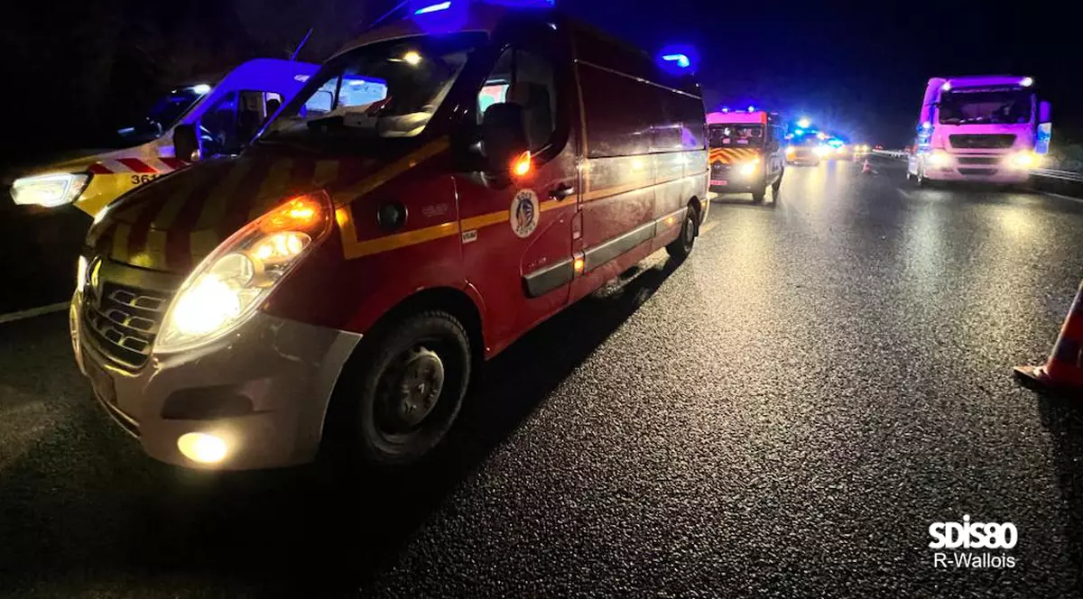 Trei români, printre care și un copil, au murit într-un accident în lanț cu 14 victime, în Franța