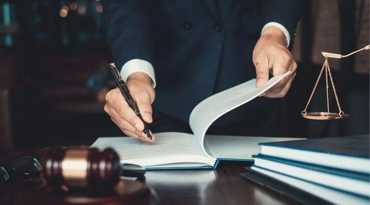 Cum alegi un avocat bun în București