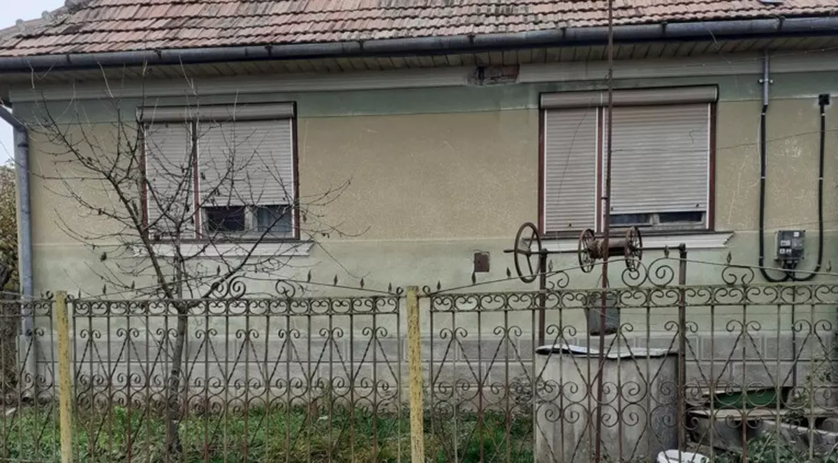 O casă de vânzare, cu teren, într-un sat din Cluj a stârnit reacții acide: „Vor doar să o facă de râs”