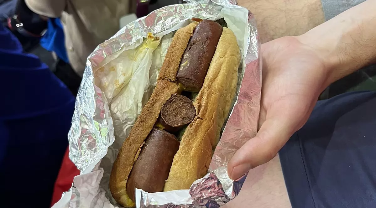 Fanii se plâng de sandvișul dezgustător de la Cupa Mondială: „Este cumva un trabuc la mijloc?”