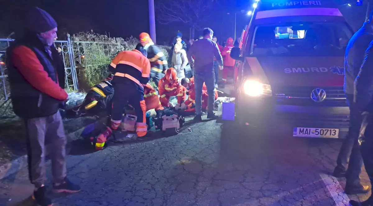 Șase copii au fost loviți pe trecerea de pietoni, la Petroșani. Șoferul care a provocat accidentul, fără permis și băut la volan