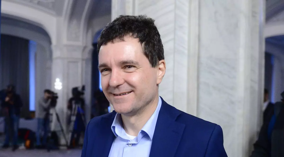 SURSE: Planul PNL București pentru Nicușor Dan, după ce premierul Ciucă a spus că „în funcție de realizări, vom decide dacă îl mai sprijinim”