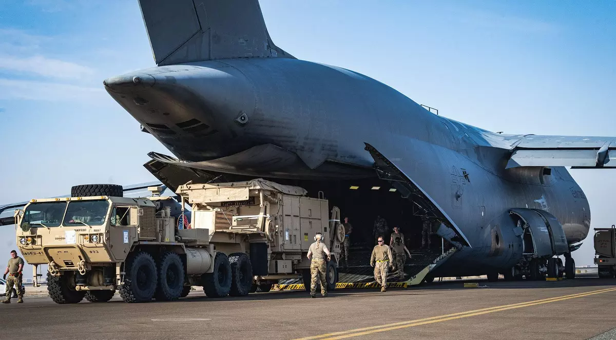 Americanii au modificat în secret sistemele de rachete HIMARS trimise ca ajutor ucrainenilor, ca aceștia să nu poată bombarda cu ele Rusia