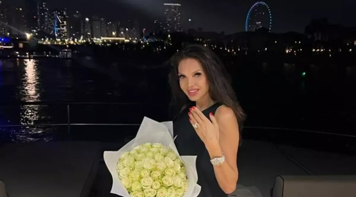 Cristina Spătar a fost cerută în căsătorie în Dubai: „Am spus da”. Primele imagini cu logodnicul și cu inelul primit