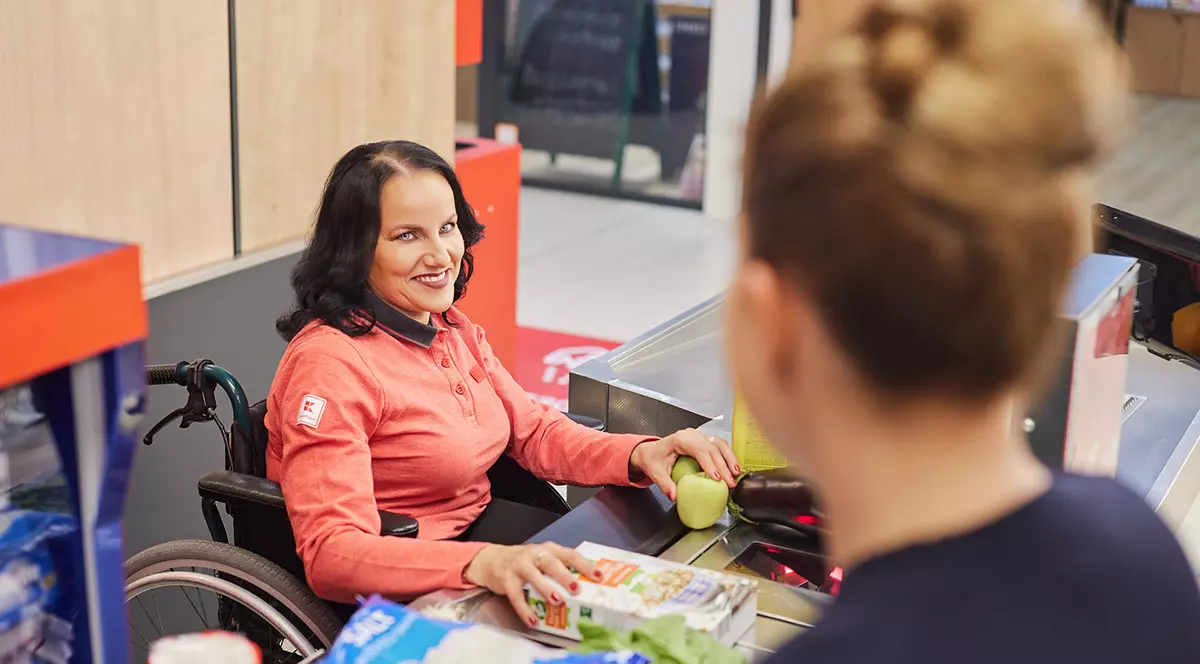 Kaufland România celebrează Ziua Internațională a Persoanelor cu Dizabilități și continuă inițiativele de promovare a diversității