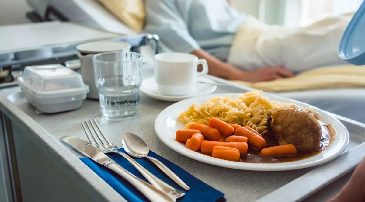 Un spital polonez a adus un bucătar instruit în Franța pentru a oferi o mâncare mai bună pacienților