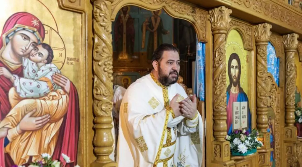 Preotul Mirel Ilie Foto: Basilica.ro