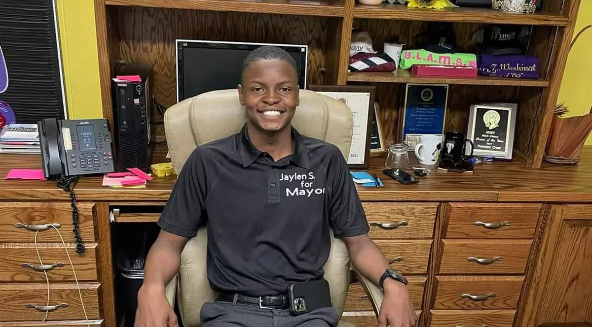 Un tânăr de 18 ani din statul Arkansas, ales cel mai tânăr primar de culoare din Statele Unite ale Americii