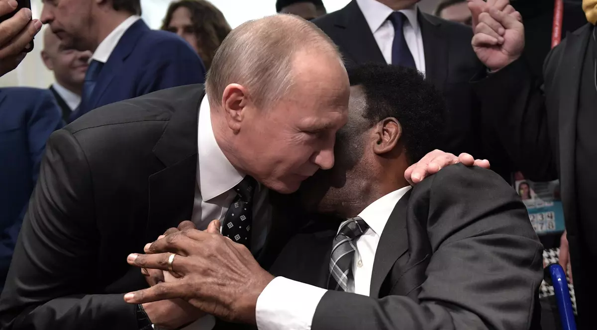 Vladimir Putin, mesaj după moartea lui Pele: „Am avut onoarea să discut în persoană cu acest om remarcabil”
