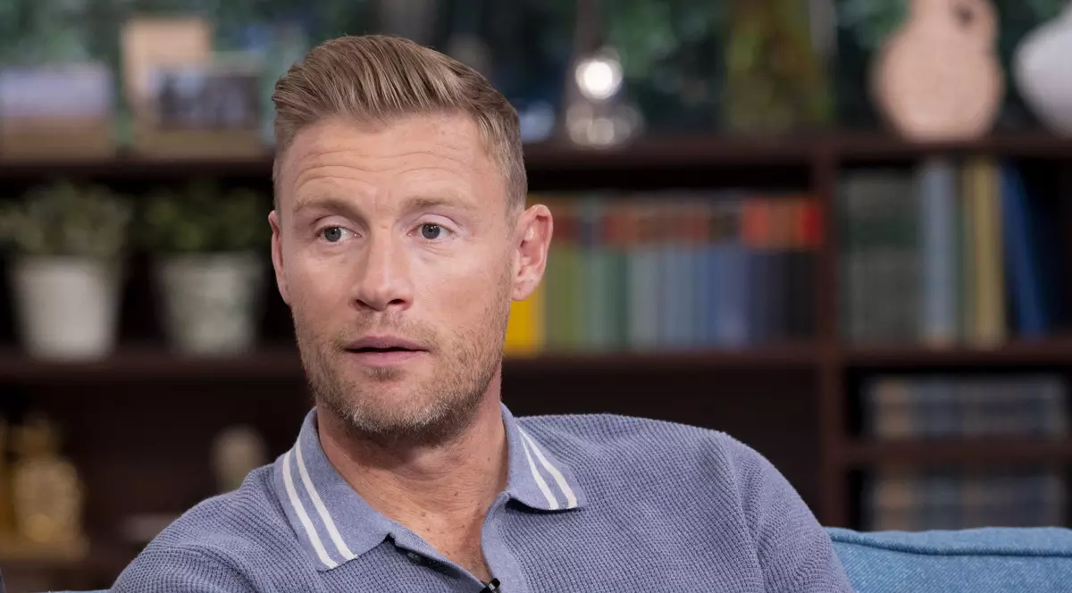 Freddie Flintoff, unul dintre prezentatorii Top Gear, dus cu elicopterul la spital, în urma unui accident în timpul filmărilor