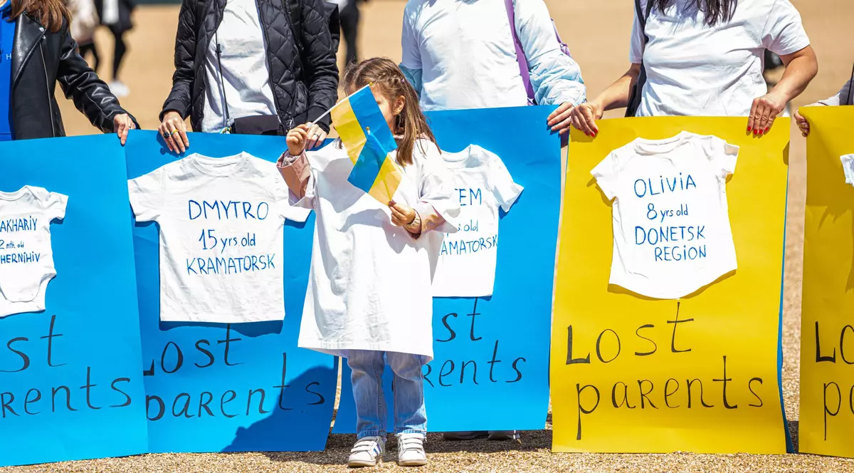 Drama copiilor ucraineni deportați forțat de armata rusă, explicată de o activistă care ajută la găsirea celor dispăruți: „Le spuneau că părinții i-au abandonat”