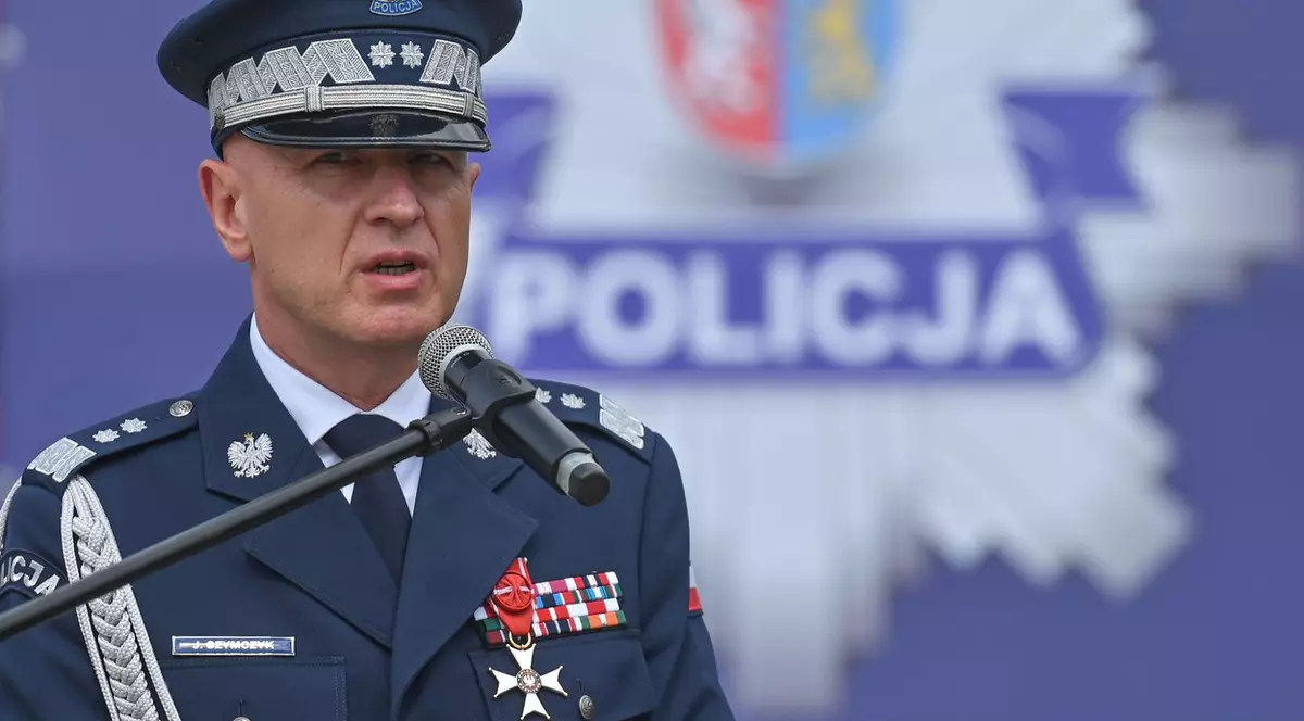 Şeful poliţiei din Polonia, rănit după ce un cadou provenit dintr-o vizită în Ucraina a explodat. De la cine primise pachetul