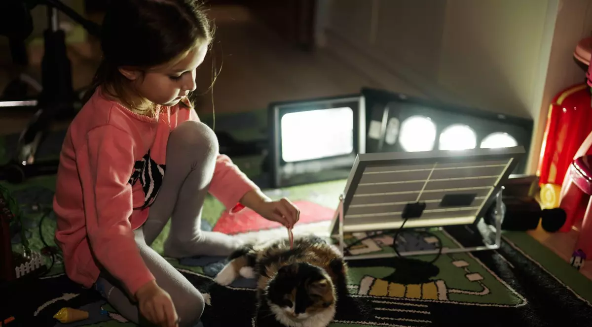 Aproape 7 milioane de copii din Ucraina sunt în pericol iarna aceasta, din cauza distrugerilor din sectorul energetic, avertizează UNICEF