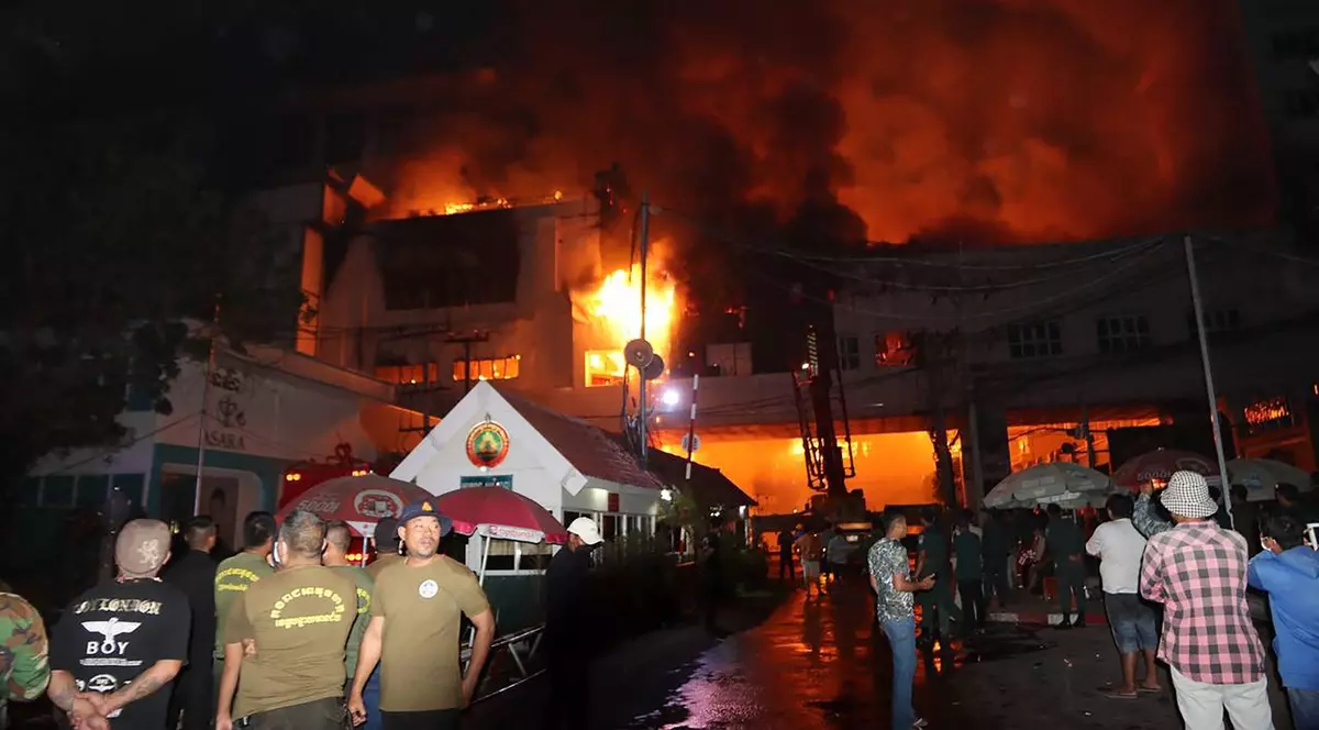 Incendiu puternic la un hotel cazinou din Cambodgia. Cel puţin 10 persoane au murit. VIDEO