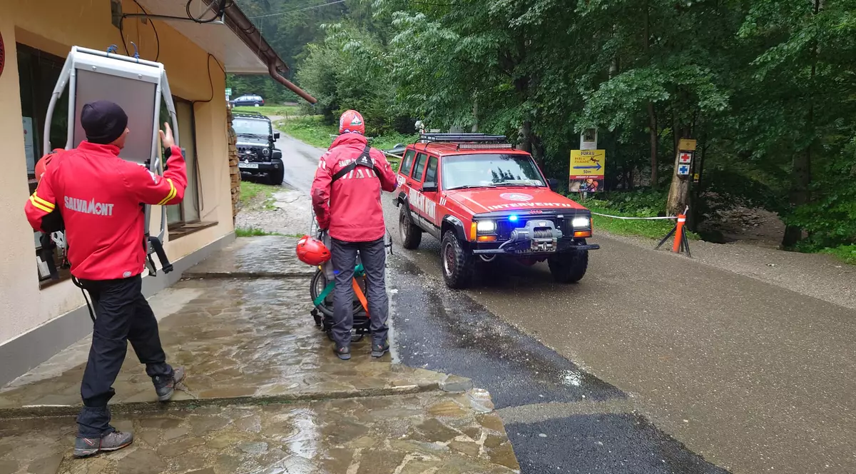 Salvamontiștii vor avea girofar. Proiectul a fost adoptat de Camera Deputaților și merge la promulgare