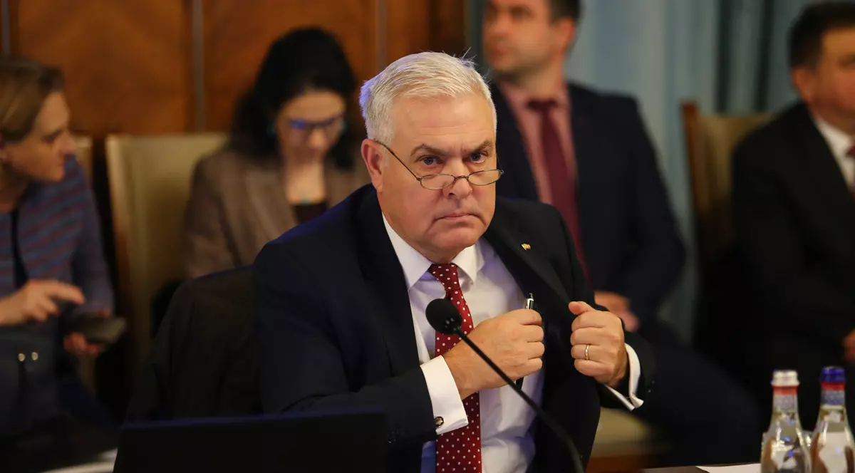 MApN semnalează o știre falsă din presa rusă în care se afirmă că ministrul român apărării a cerut Ucrainei să mute operațiunile militare de la graniță