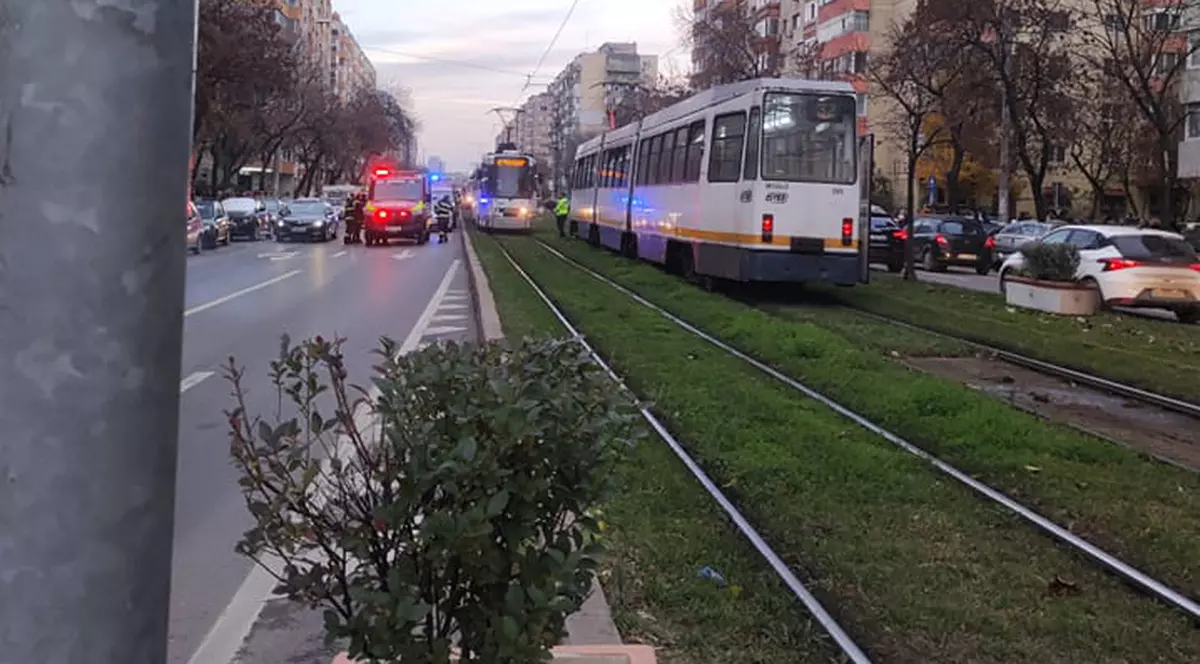 Accident grav pe Calea Rahovei. O fetiță de 10 ani a fost lovită de un tramvai