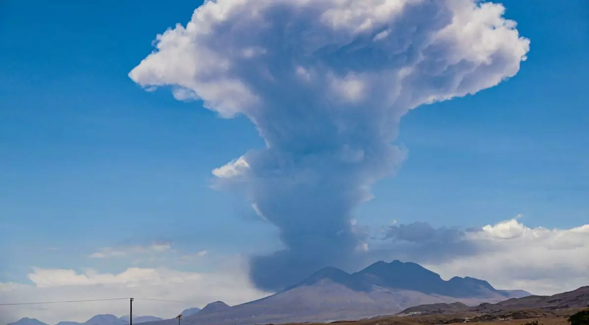 Vulcanul Lascar din Chile și-a intensificat activitatea. Autoritățile au crescut nivelul de alertă. VIDEO