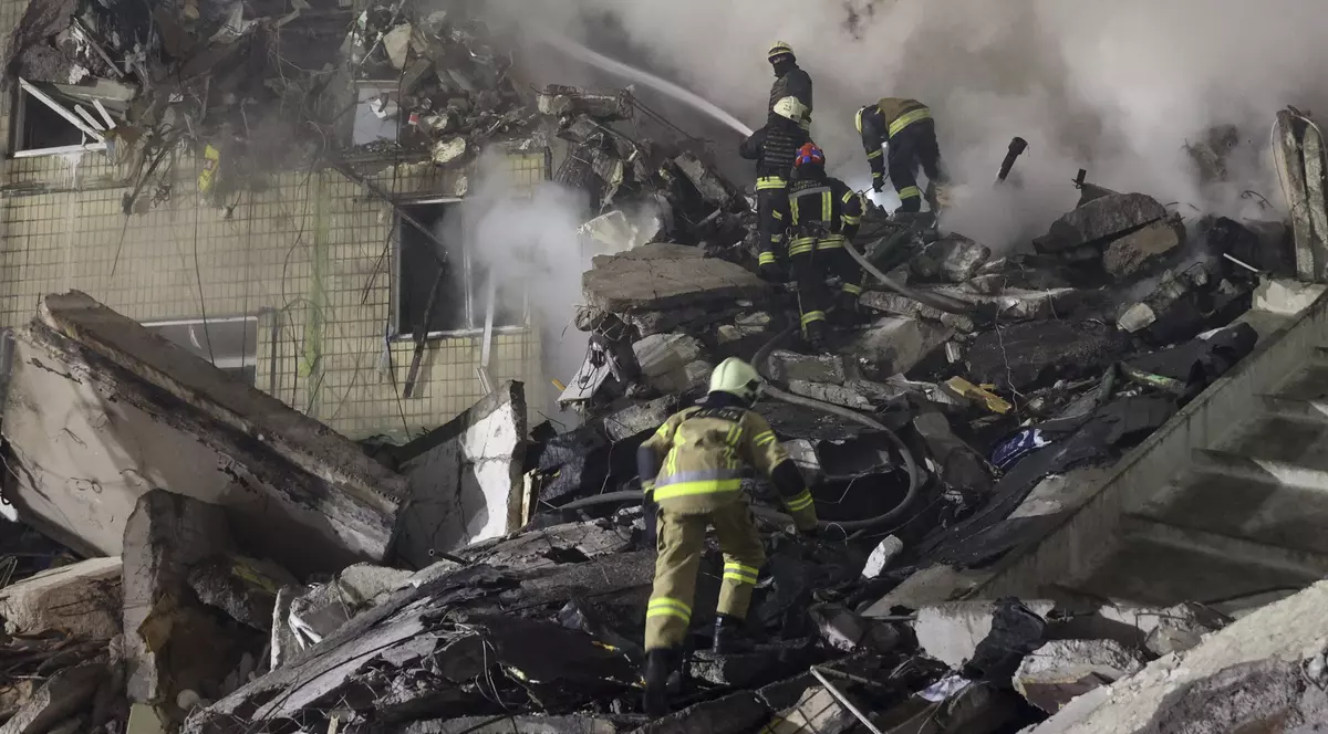 Război în Ucraina, ziua 326 | 30 de oameni, scoși fără viață din ruinele blocului bombardat de ruși în Dnipro. Căutările continuă