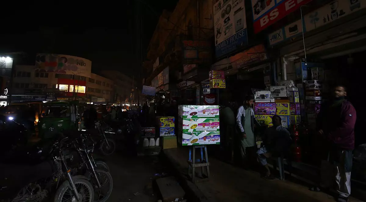 Pană de curent majoră în Pakistan. Aproape 220 de milioane de oameni, în întuneric după o defecțiune la rețeaua electrică