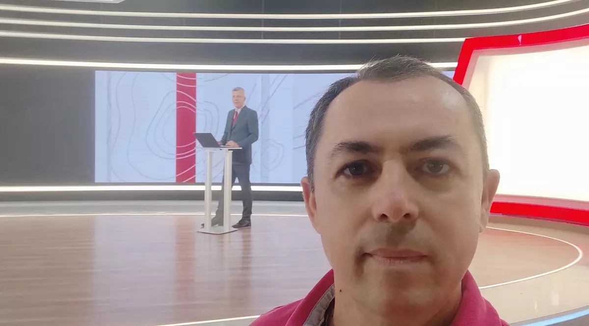 Ciocăzanu se apără spunând că vrea „să construiască la TVR un model jurnalistic de tip BBC”