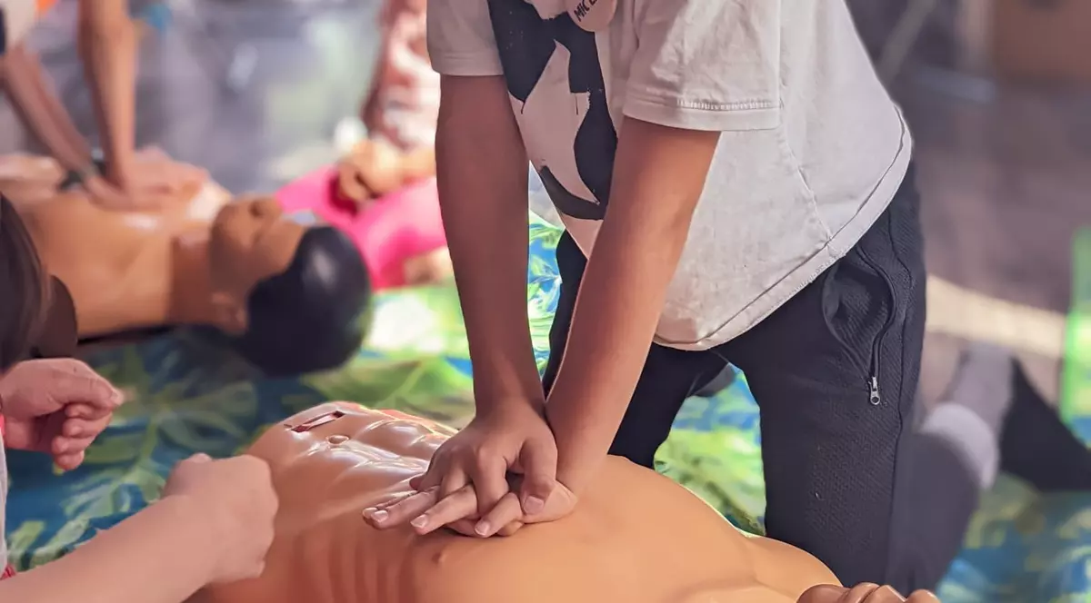 Elevii și studenții cer cursuri de prim ajutor în școli și cabinete medicale școlare funcționale, după cazul elevei înecate cu un jeleu