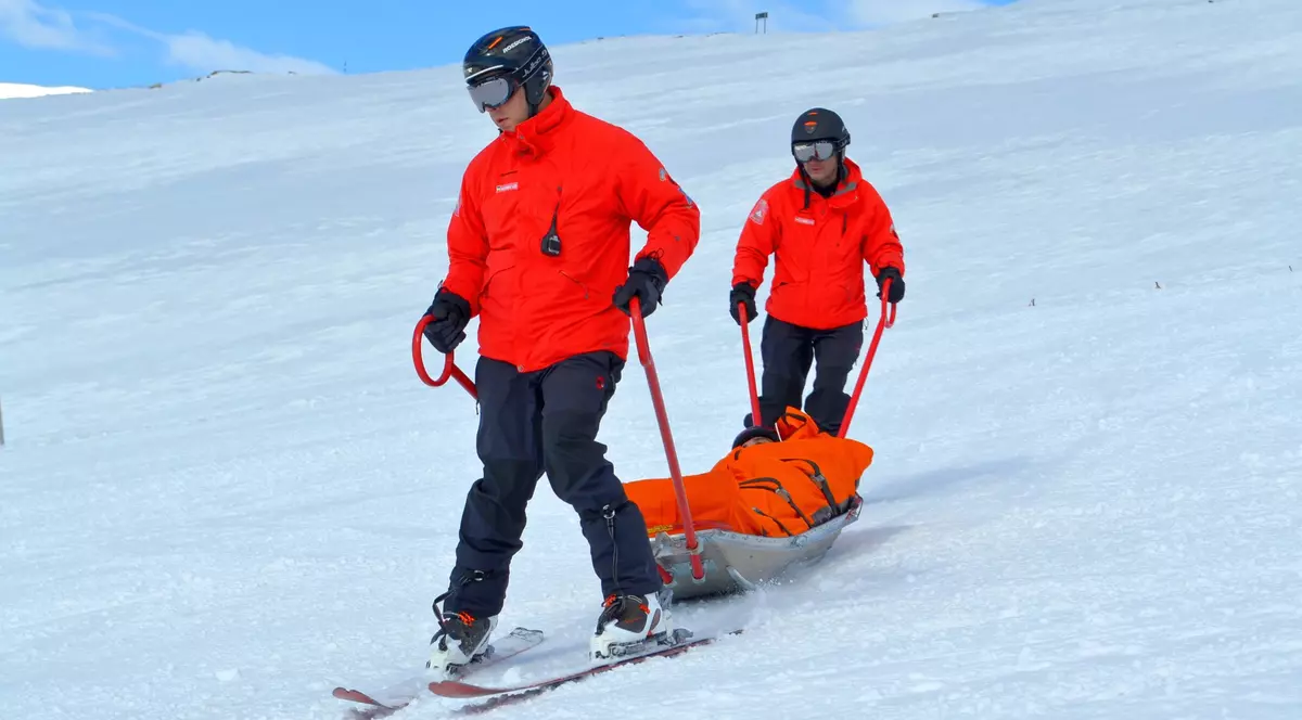 Avertisment al salvamontiştilor înainte de Crăciun: „Vremea pare primăvăratică la altitudini mici, dar la munte situaţia e complet diferită”